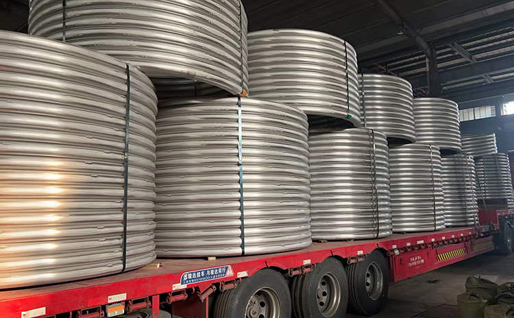 不銹鋼管件做成半圓管的目的是什么？