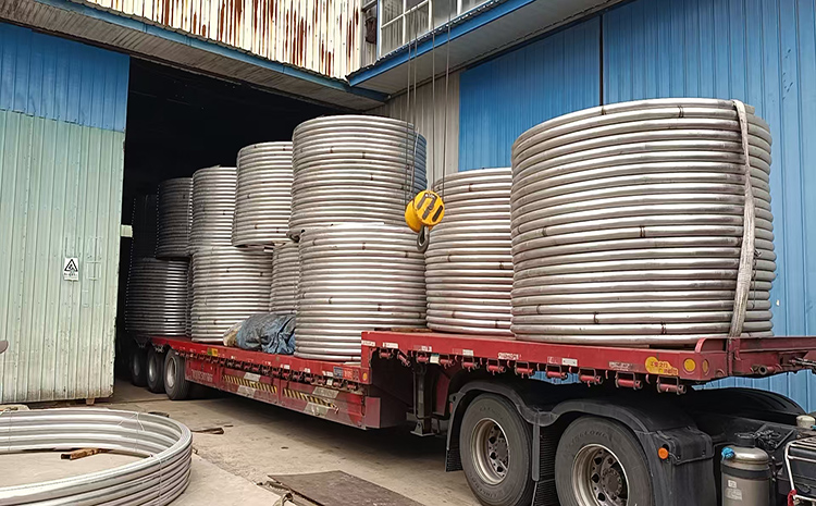 購買不銹鋼半圓管時應(yīng)注意什么?